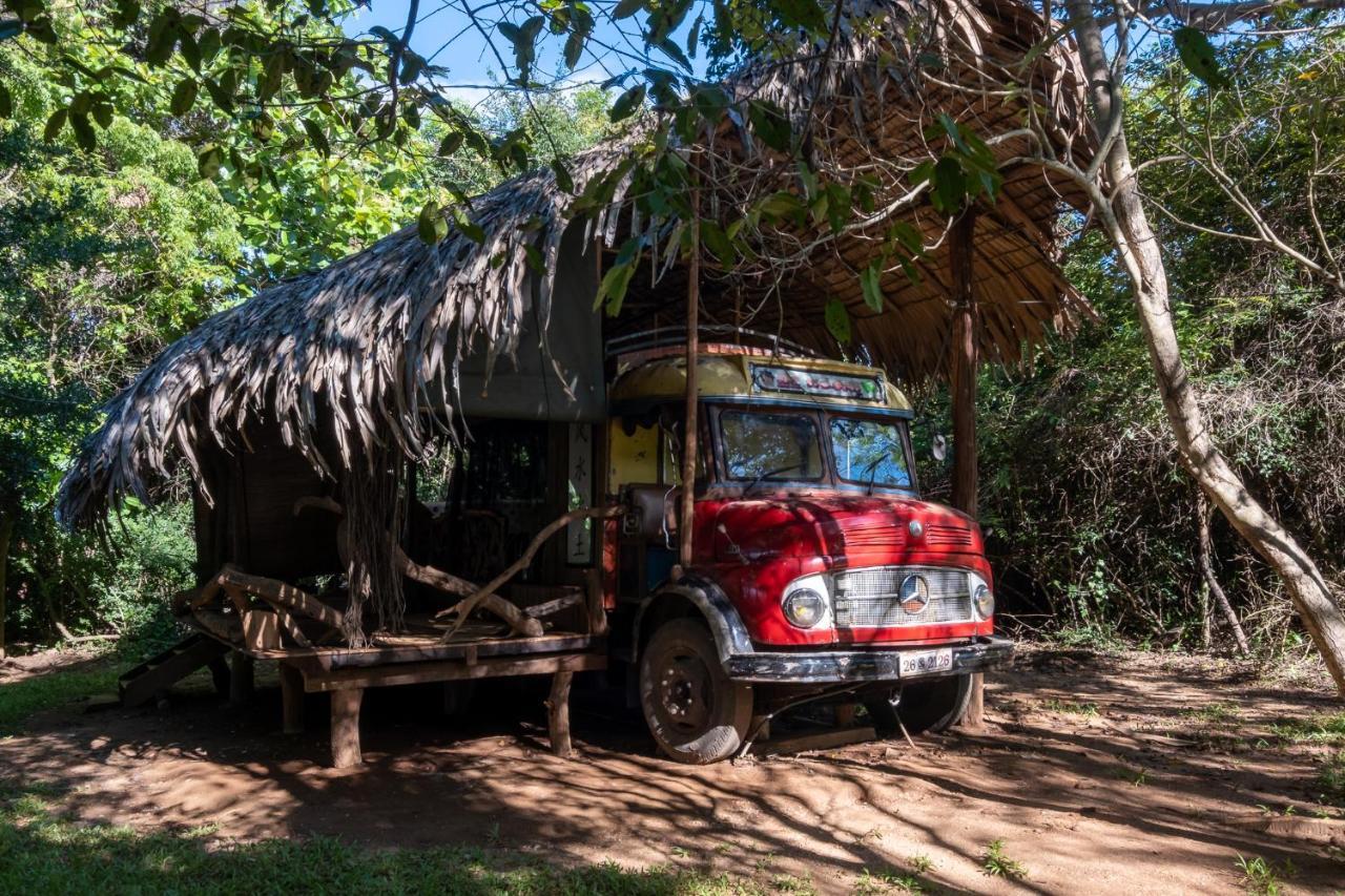 Вилла Banyan Camp Hambegamuwa Экстерьер фото